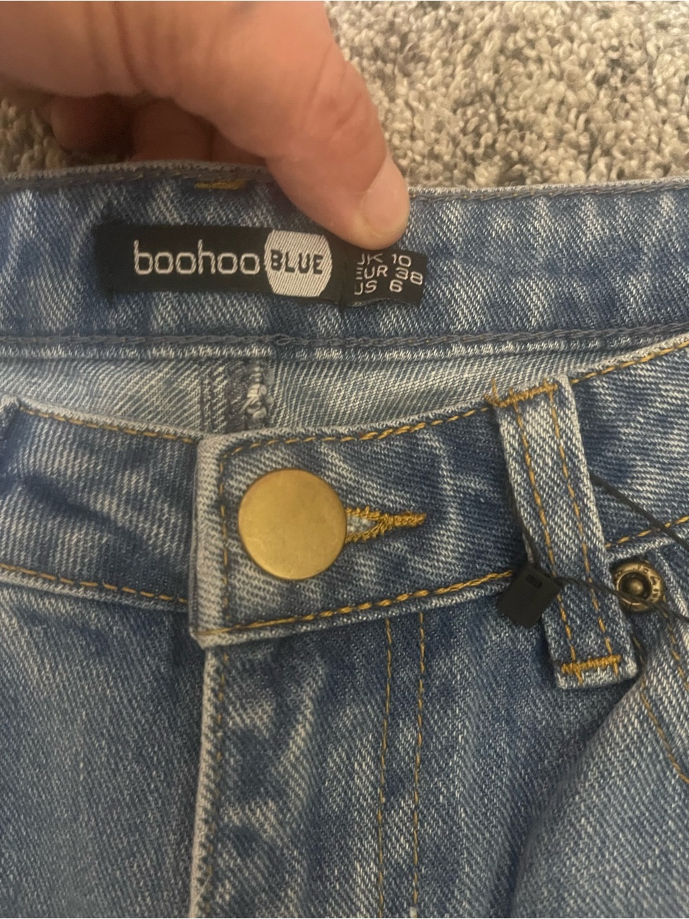 Boohoo Distressed Light Blue Boyfriend Jeans - Picture 2 of 3